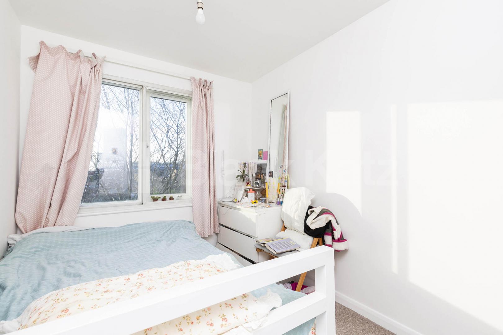 Large two bed apartment located within easy access to Kings Cross & Islington Bunning Way , Caledonian Road